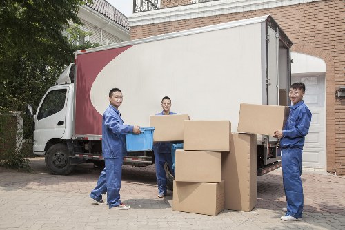 Team planning office removals in Kingstonvale