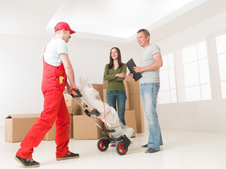 Packing and moving belongings for a Kingstonvale property move